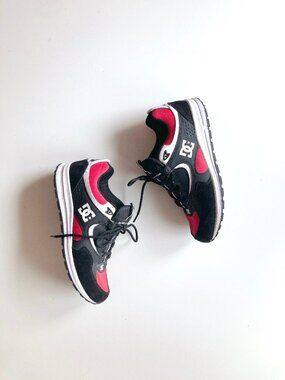 DC SHOES Kalis Lite Black Red White Low Top Skate Shoe Sneakers, Size 9/42